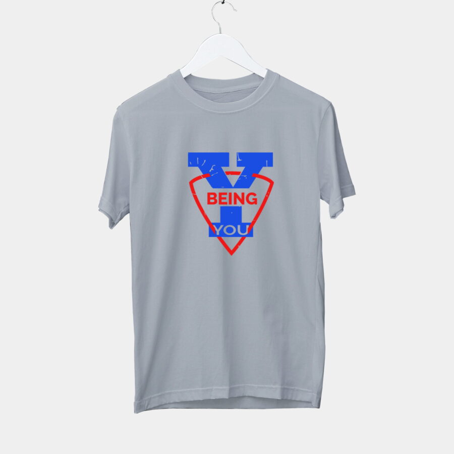 gray t shirt