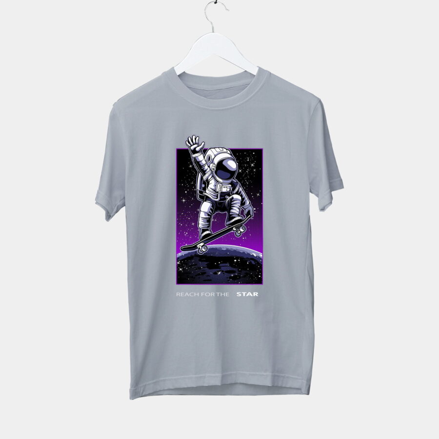 gray t shirt